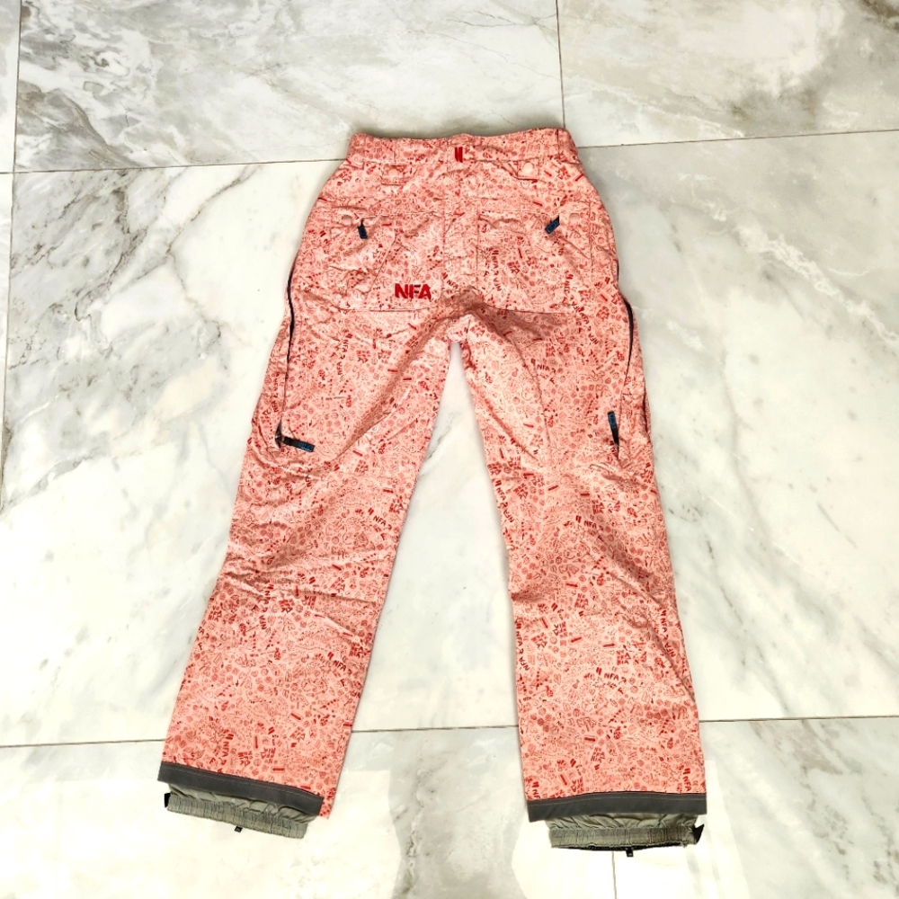 NWT NFA women's snowboard pants size M